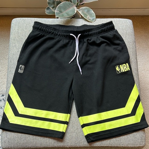 🏀 NBA Basketball Shorts with Neon Yellow Logo , Size: - Picture 1 of 13
